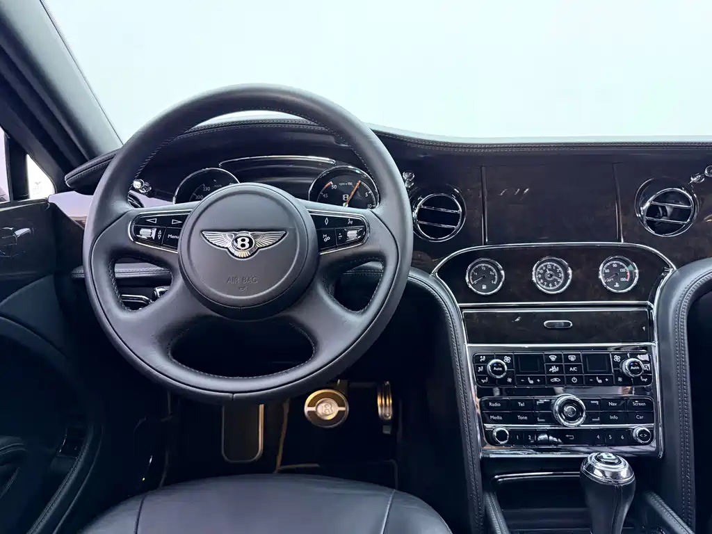 Bentley Mulsanne 2015 — фото 16