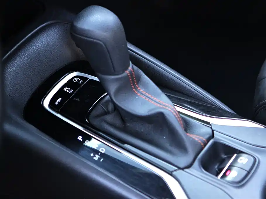 Toyota Corolla 2023 — фото 13