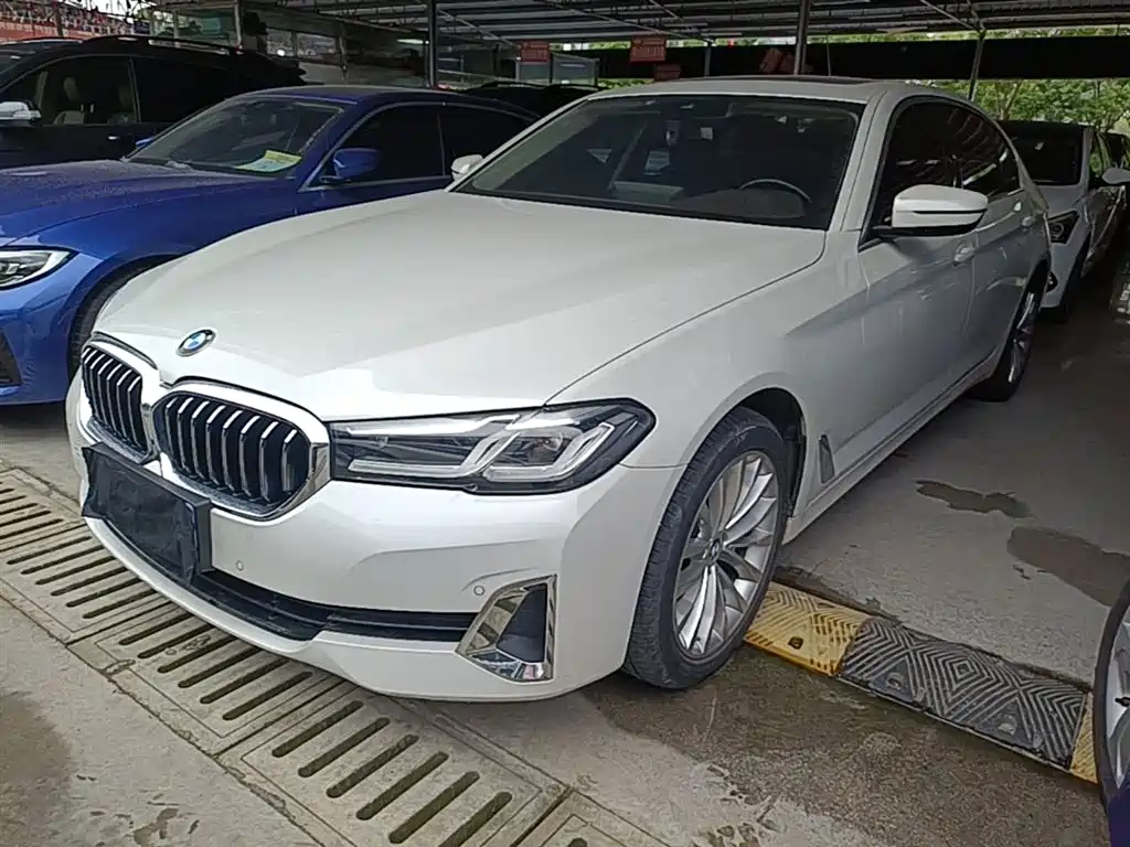 BMW 5 Series 2021 — фото 1