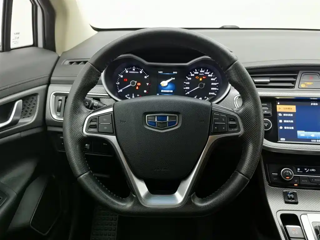 Geely Emgrand GS 2017 — фото 11