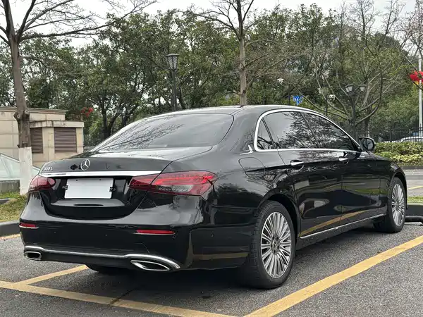 Mercedes-Benz E-Class 2022