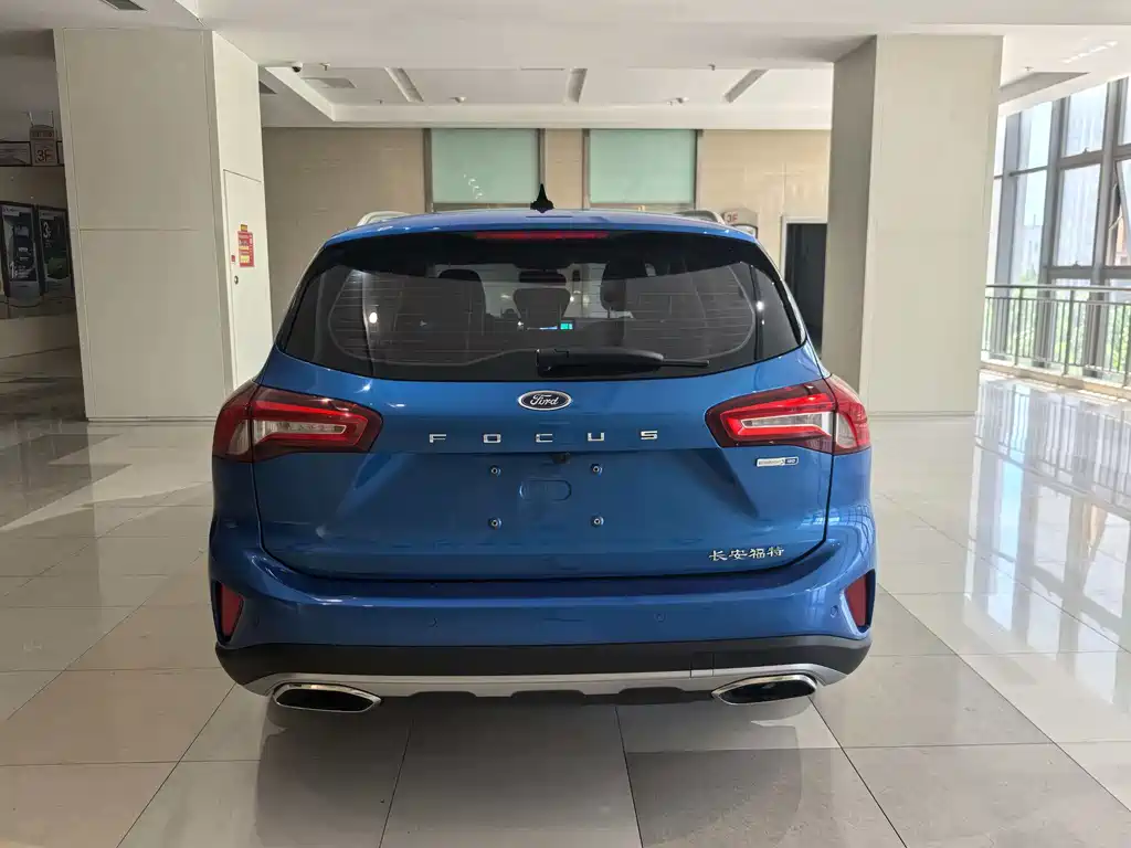 Ford Focus 2021 — фото 14