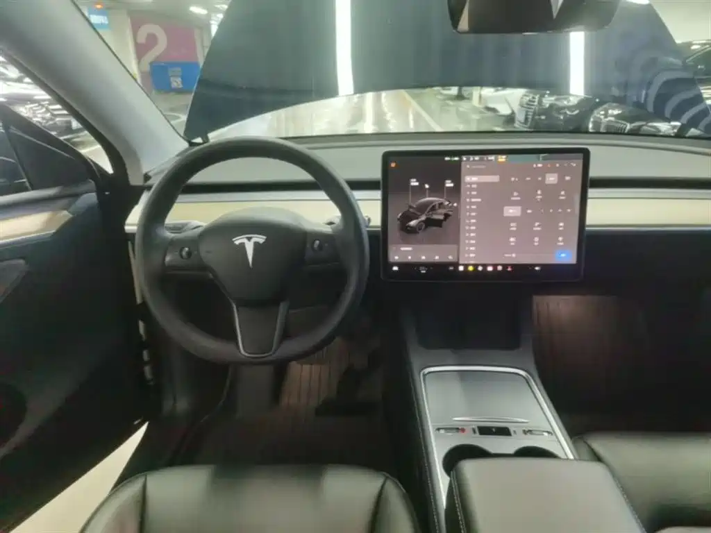 Tesla Model Y 2023 — фото 11