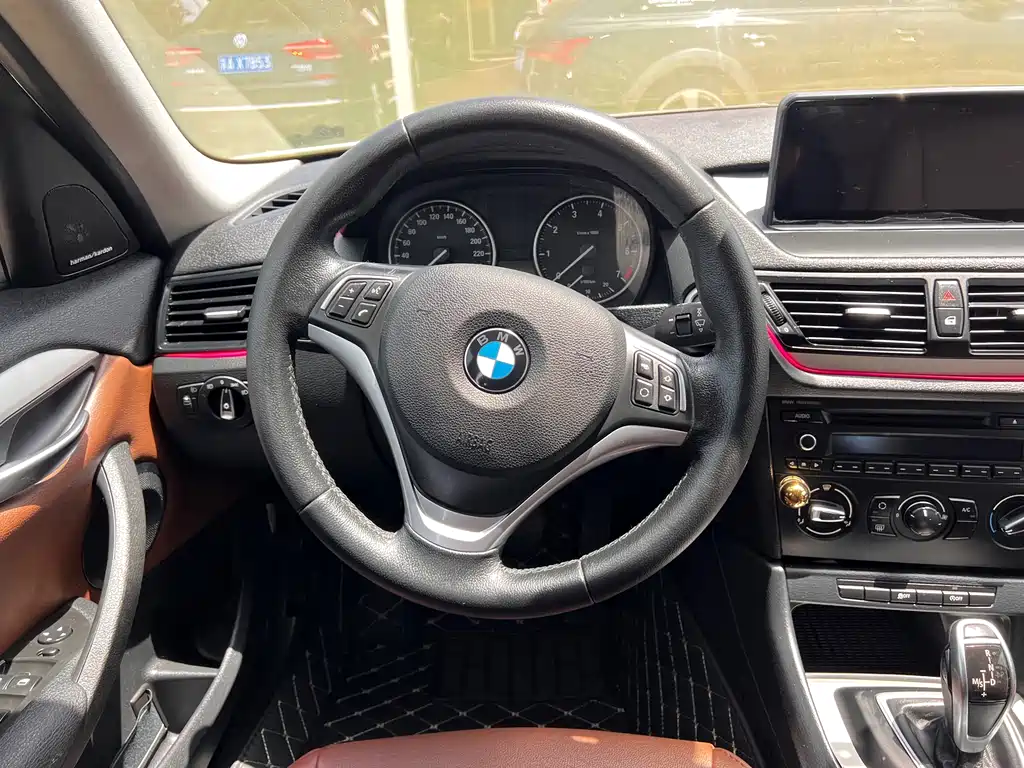 BMW X1 2015 — фото 15