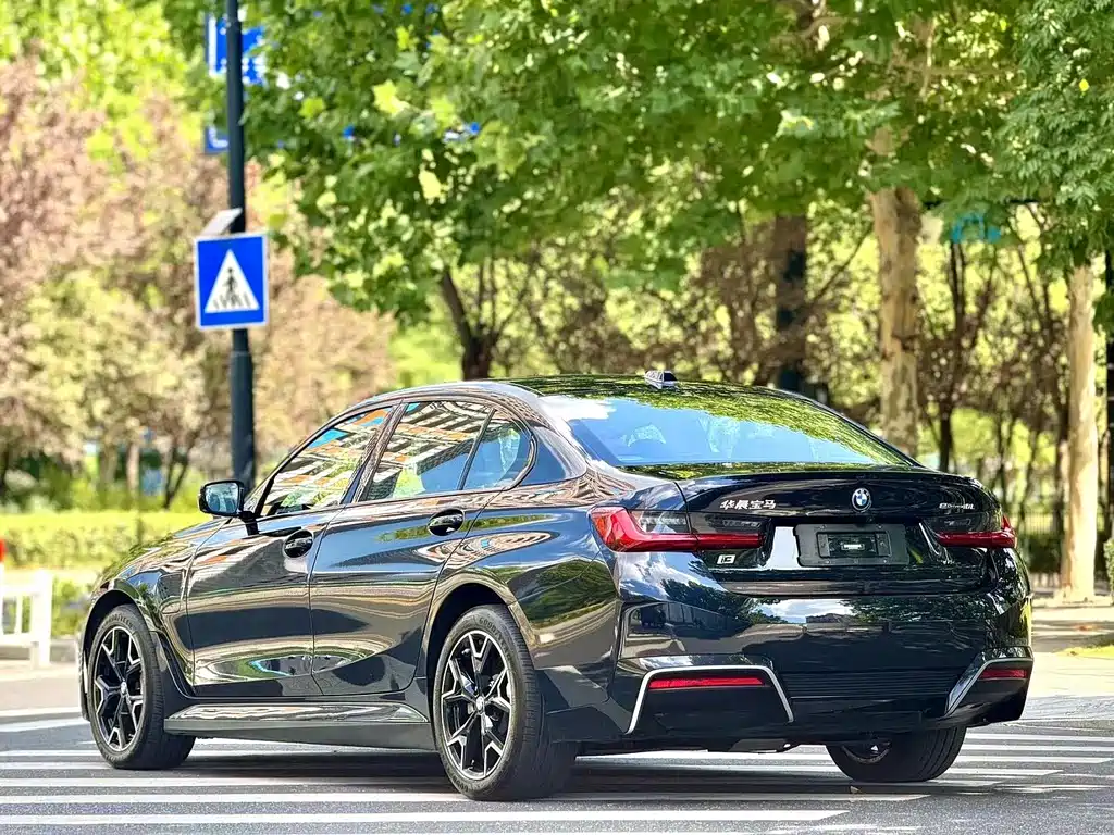 BMW i3 2024 — фото 5