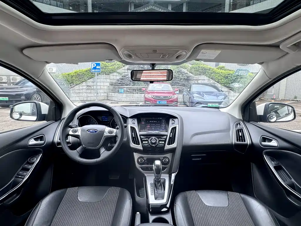 Ford Focus 2014 — фото 4