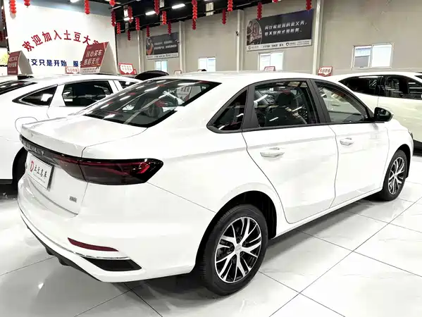 Geely Emgrand 2026