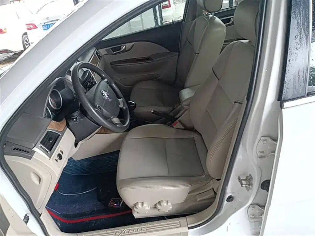 Buick Excelle 2015 — фото 15