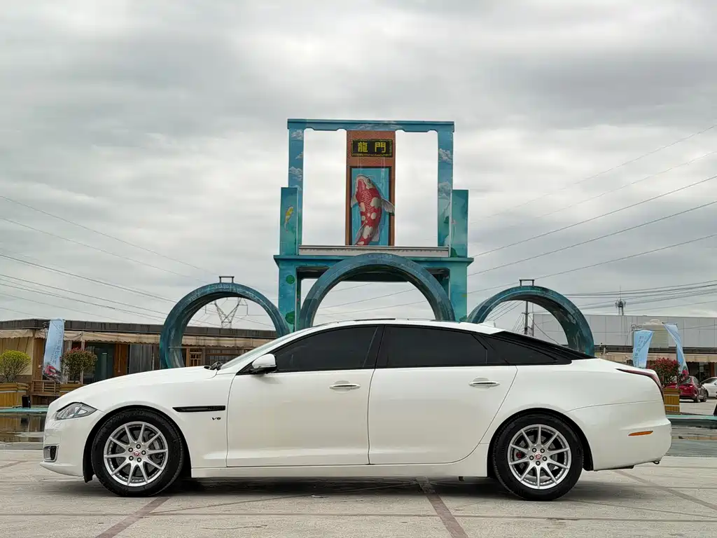 Jaguar XJ 2015