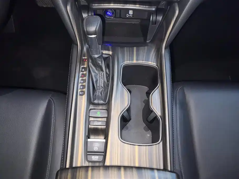 Honda Accord 2022 — фото 16
