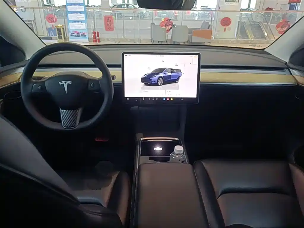 Tesla Model Y 2022 — фото 10