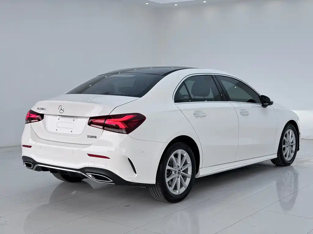 Mercedes-Benz A-Class 2021 — фото 11