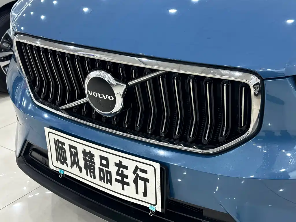 Volvo XC40 2022 — фото 28