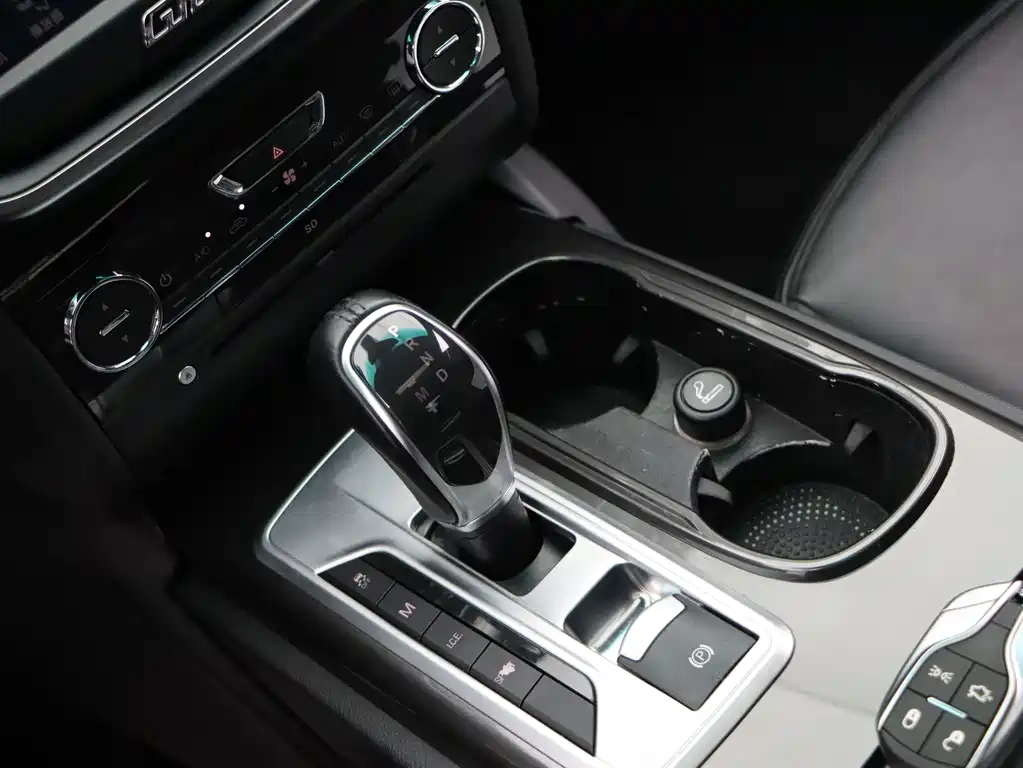 Maserati Ghibli 2015 — фото 12