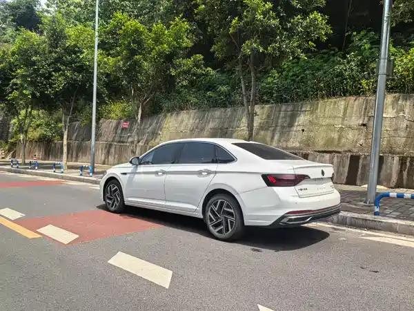 Volkswagen Sagitar 2025