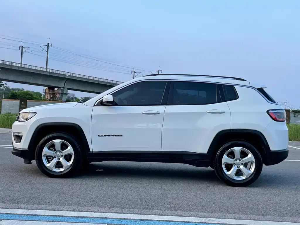 Jeep Compass 2018 — фото 5
