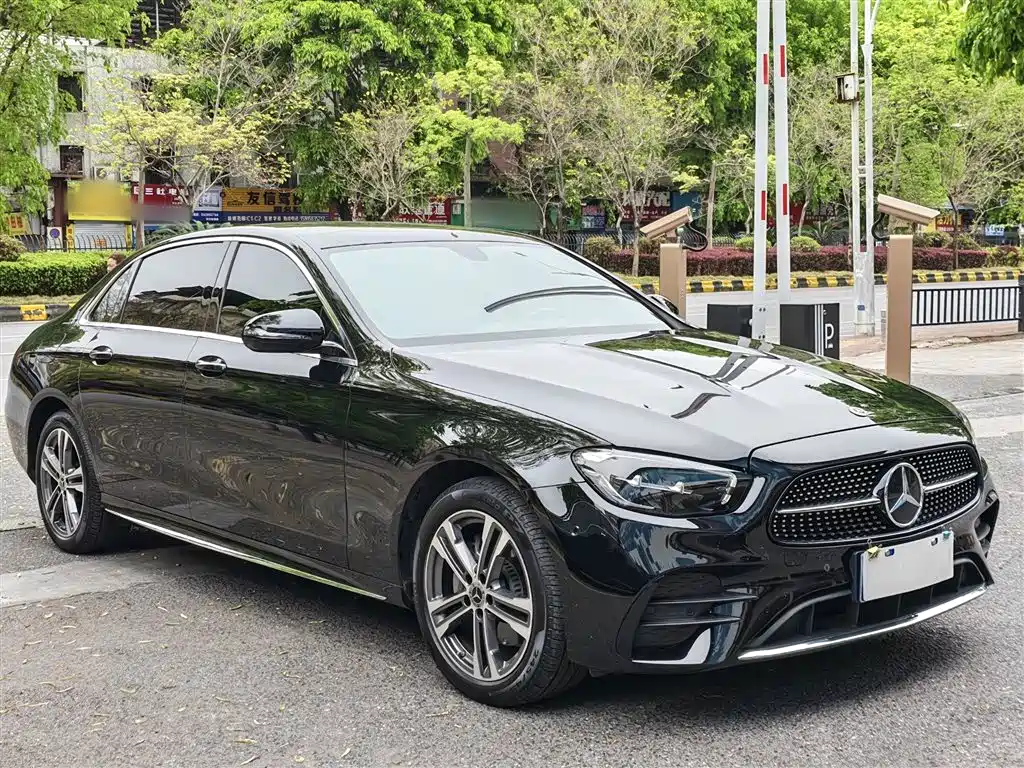 Mercedes-Benz E-Class 2022 — фото 4