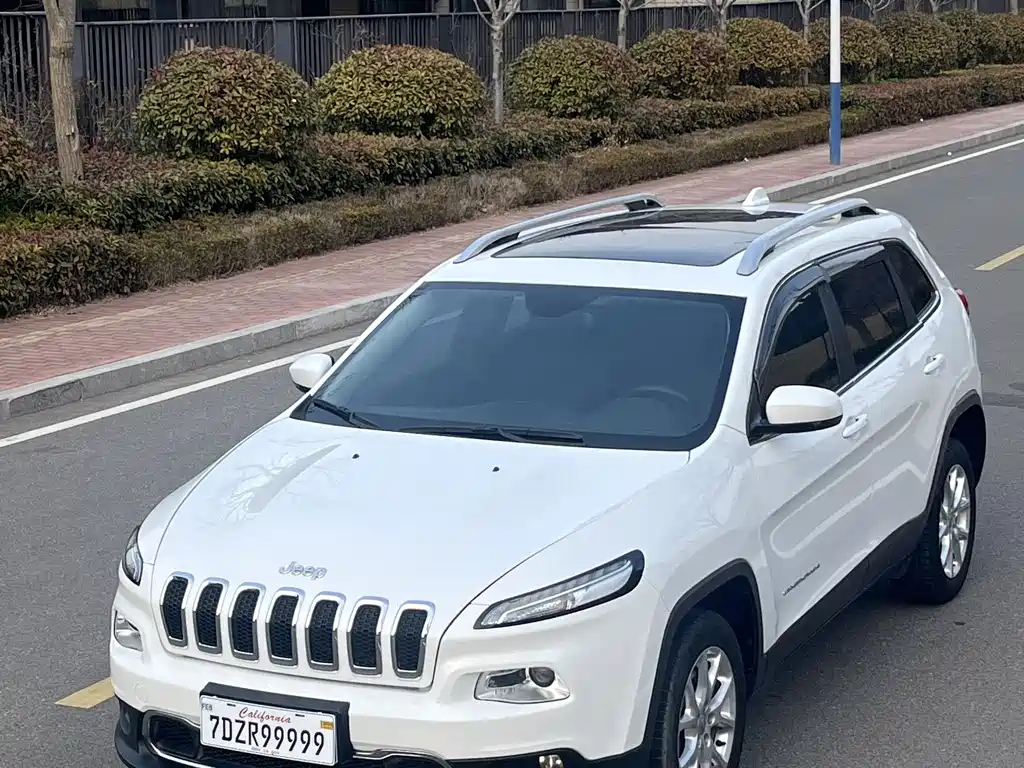 Jeep Cherokee 2017 — фото 11