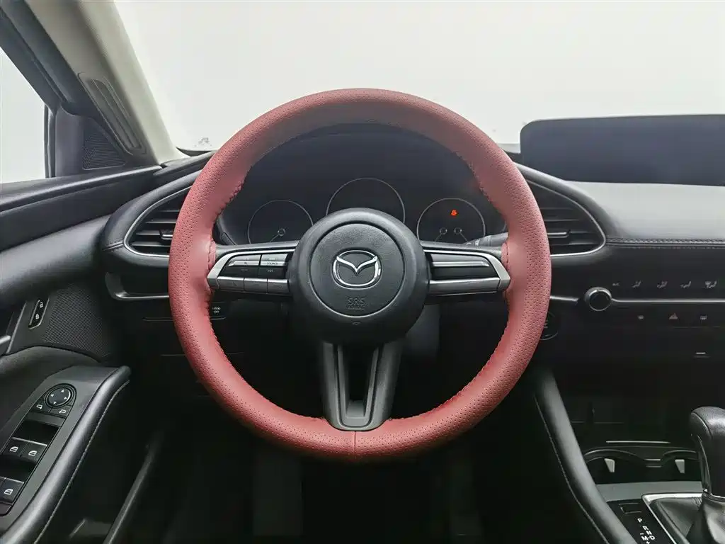 Mazda 3 Axela 2020 — фото 11