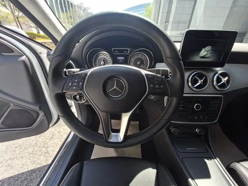 Mercedes-Benz GLA 2016 — фото 16