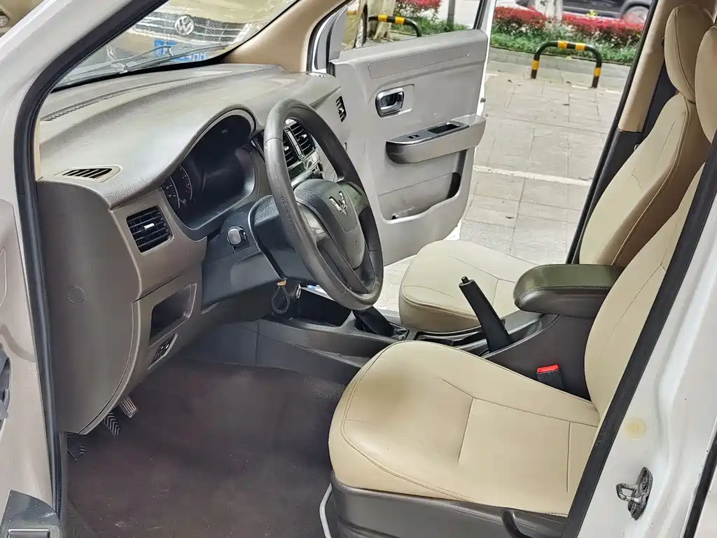 Wuling Rongguang V 2015 — фото 6