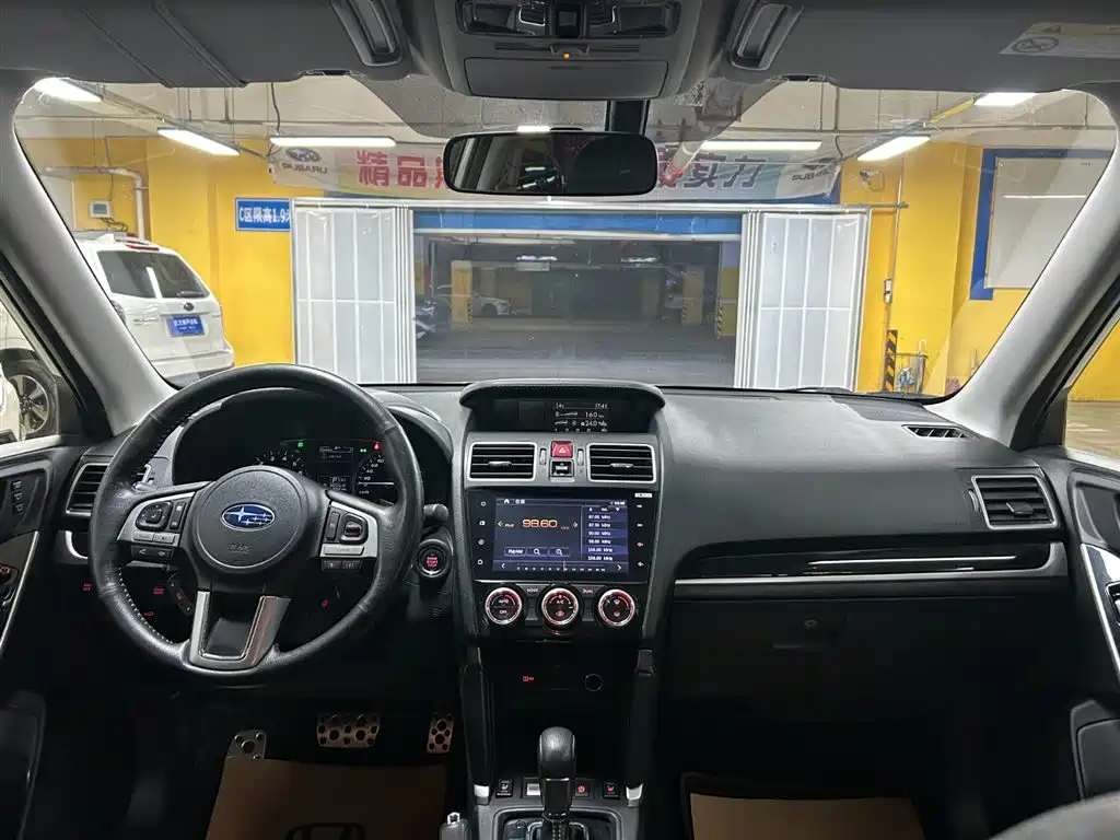Subaru Forester 2017 — фото 12