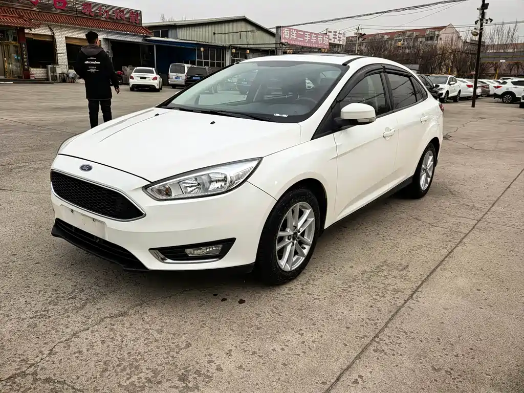 Ford Focus 2016 — фото 1