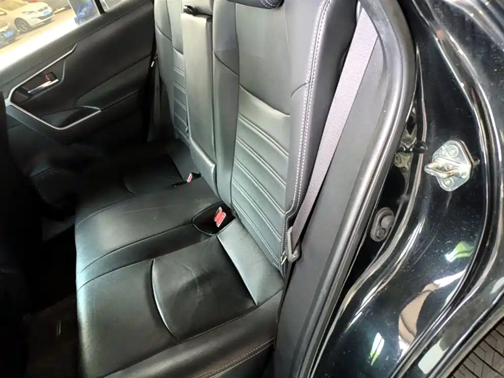 Toyota Wildlander 2020 — фото 17
