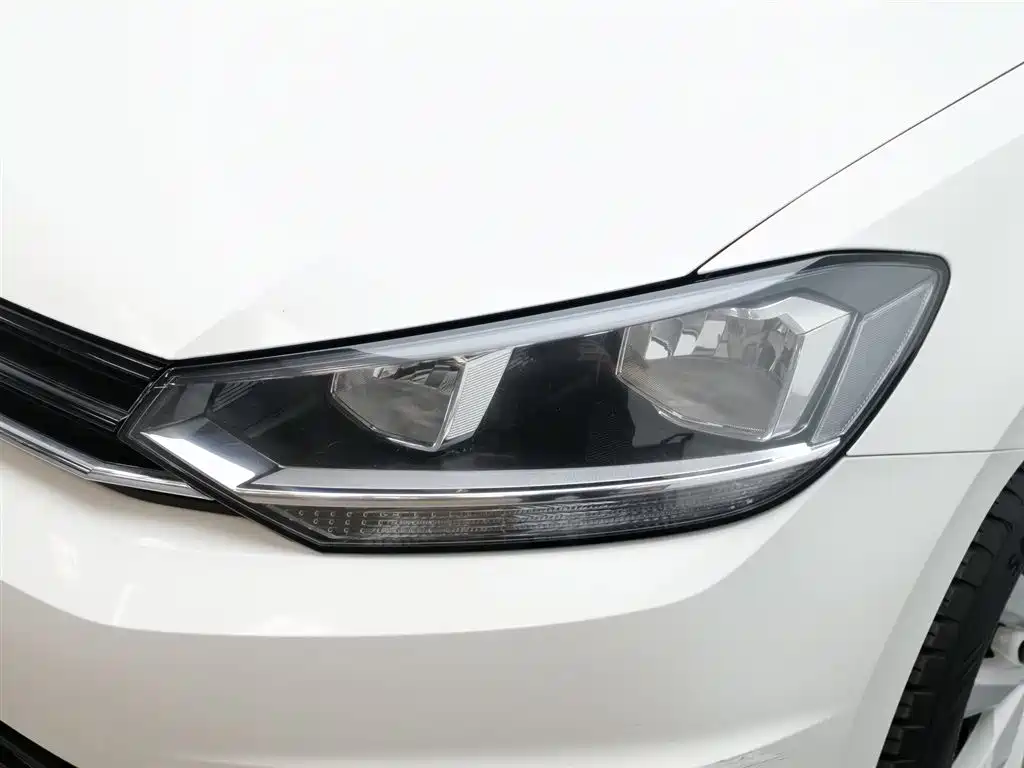 Volkswagen Touran 2019 — фото 7