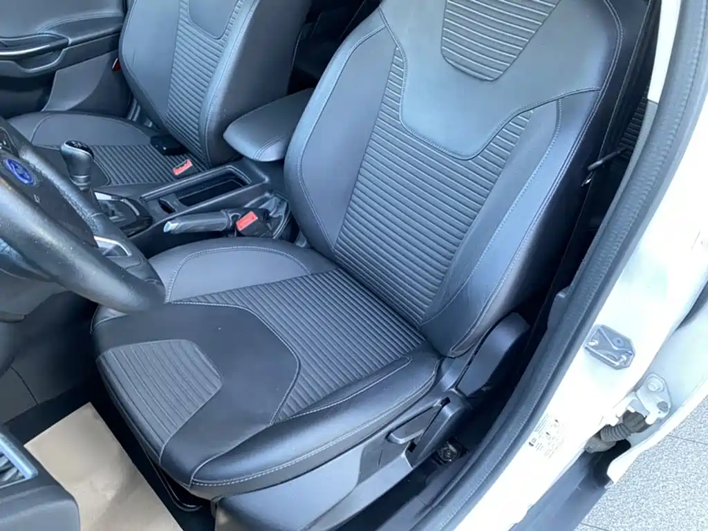 Ford Focus 2016 — фото 12