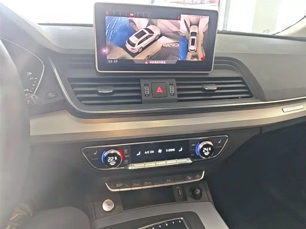 Audi Q5L 2020 — фото 13