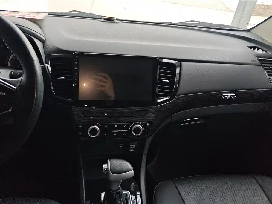 Isuzu MU-X 2018 — фото 13