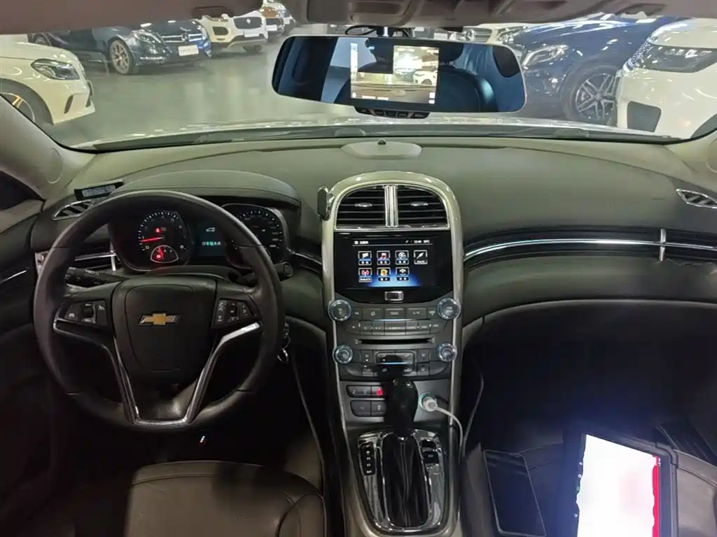 Chevrolet Malibu 2015 — фото 10