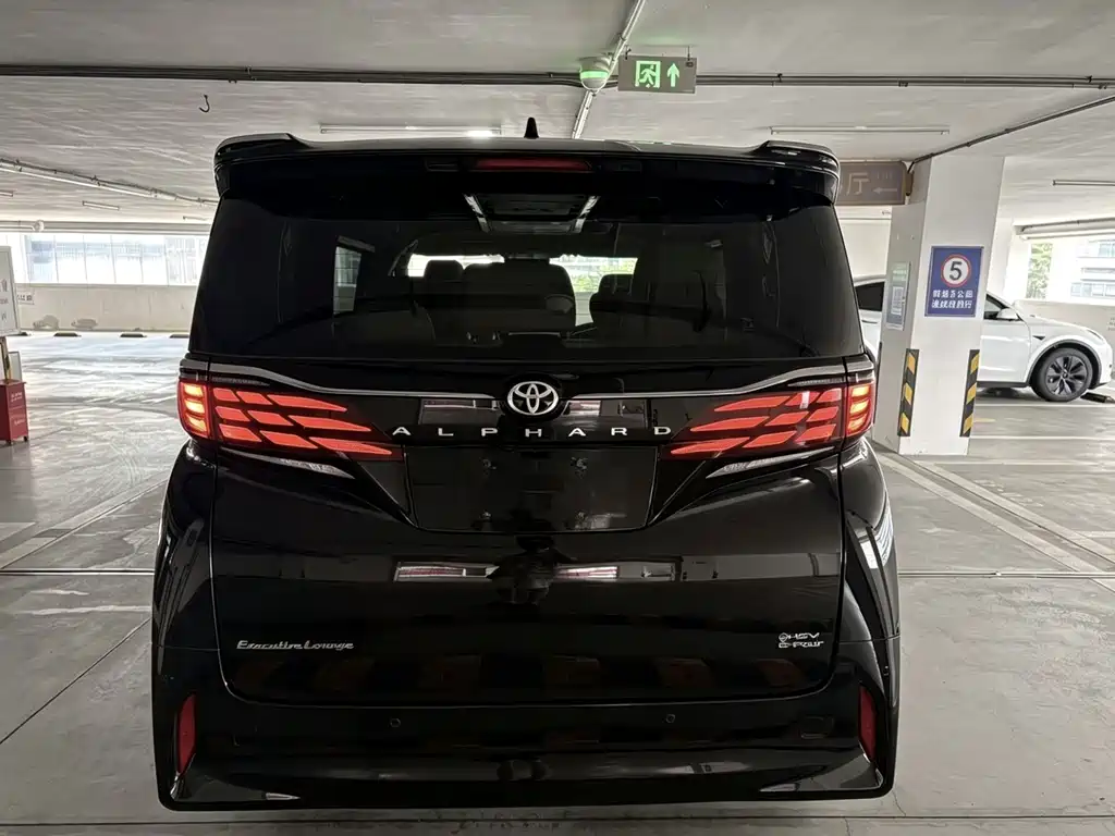 Toyota Alphard 2025 — фото 5