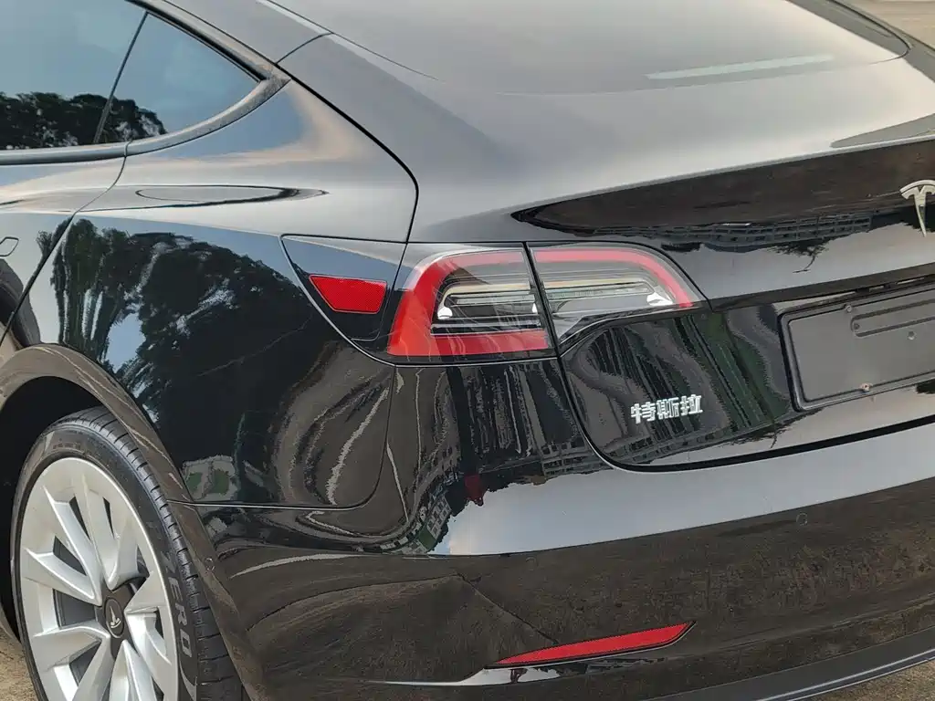 Tesla Model 3 2022 — фото 19