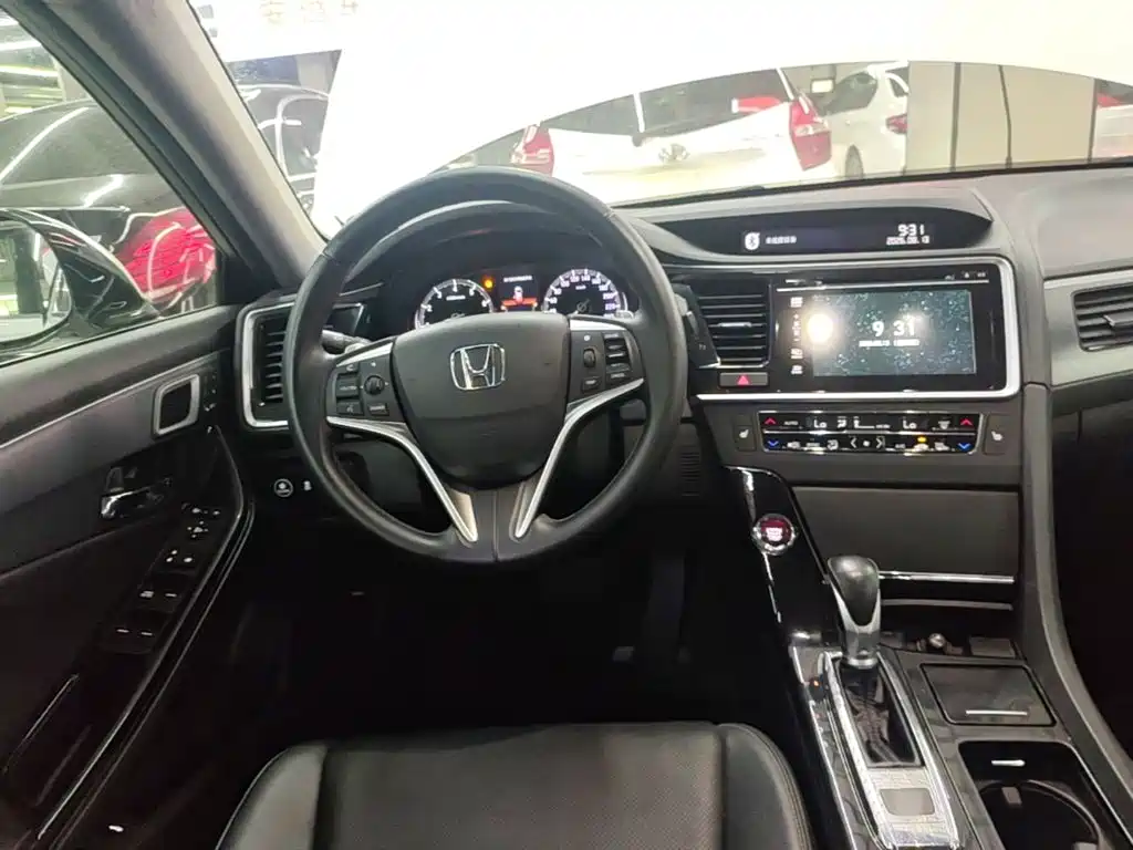 Honda Spirior 2017 — фото 11