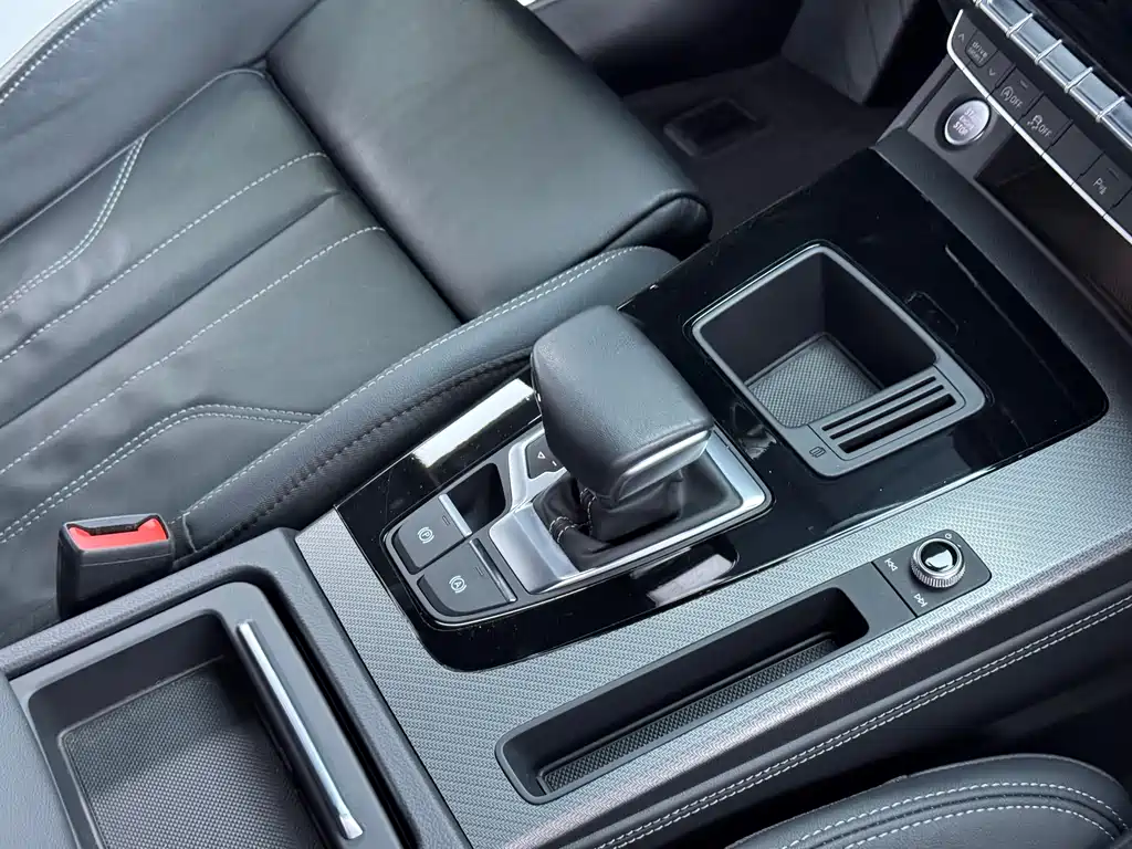 Audi Q5L 2023 — фото 10