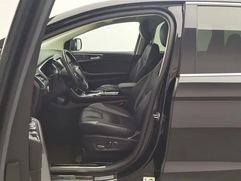 Ford Edge 2019 — фото 10