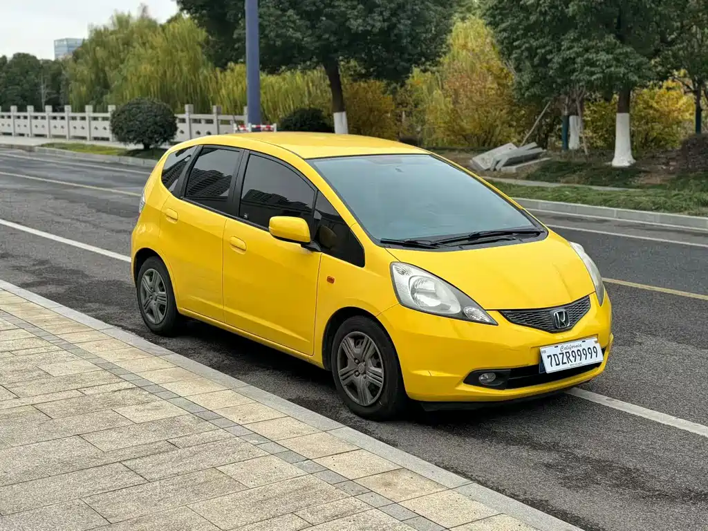 Honda Fit 2010 — фото 4