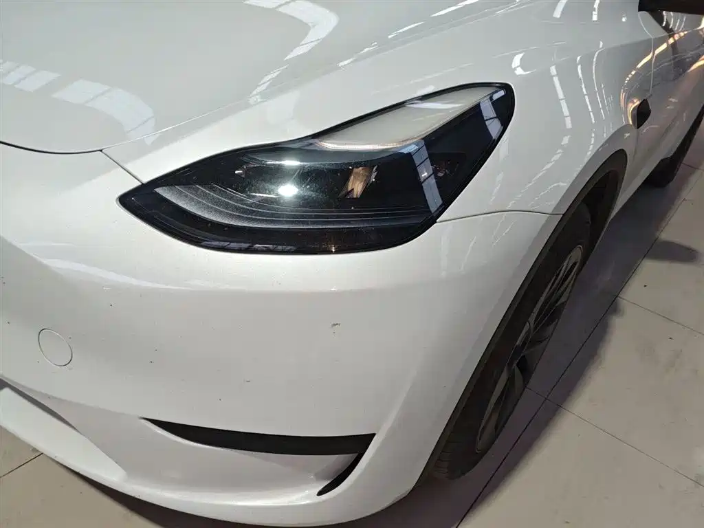 Tesla Model Y 2024 — фото 18