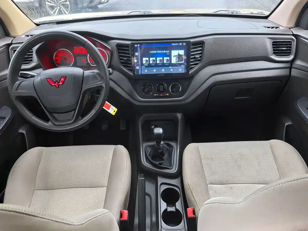 Wuling Hongguang V 2021 — фото 15