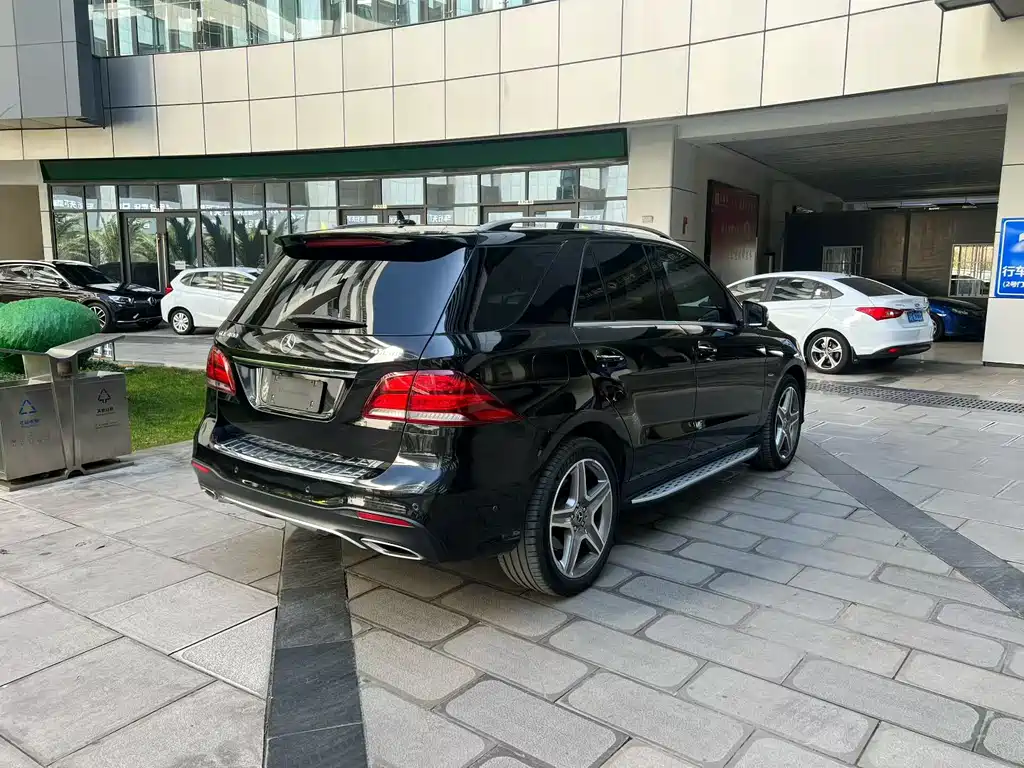 Mercedes-Benz GLE 2018 — фото 7