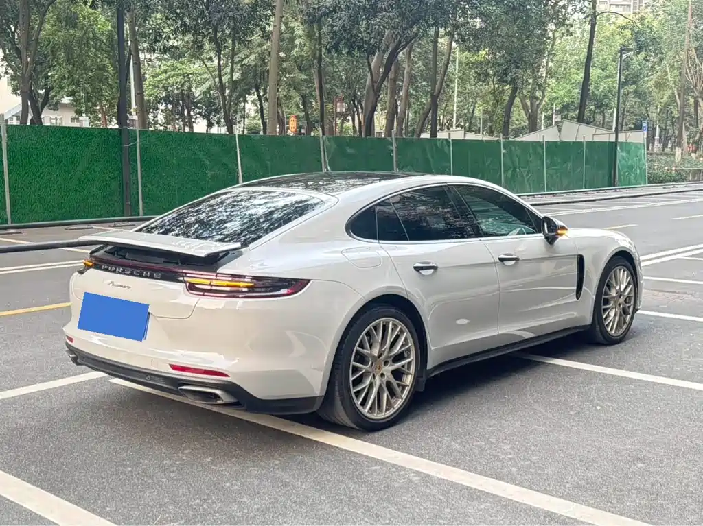 Porsche Panamera 2020 — фото 24