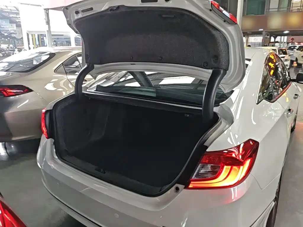 Honda Accord 2020 — фото 19