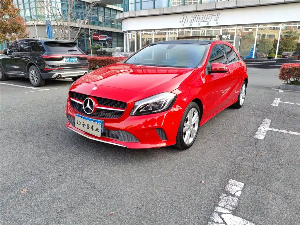 Mercedes-Benz A-Class 2016 — фото 1