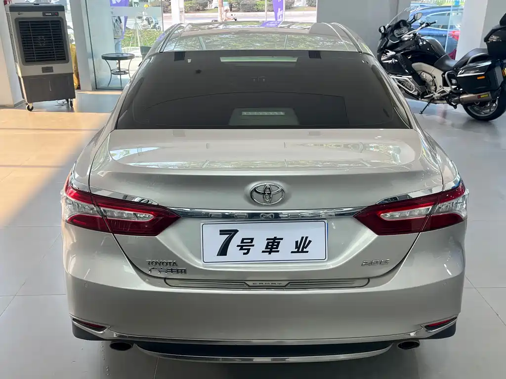 Toyota Camry 2018 — фото 4