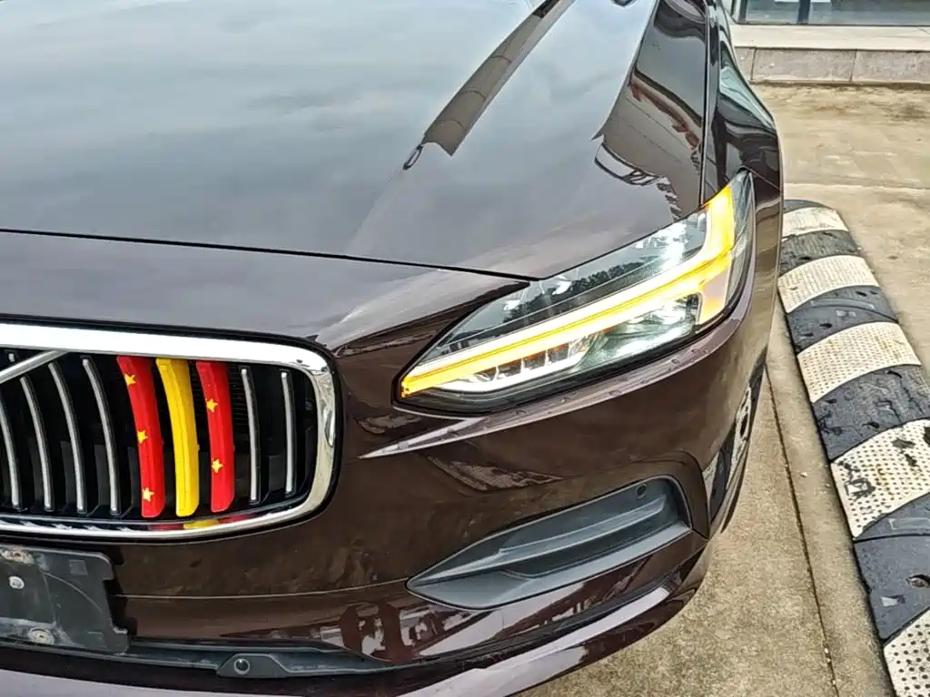 Volvo S90 2018 — фото 24