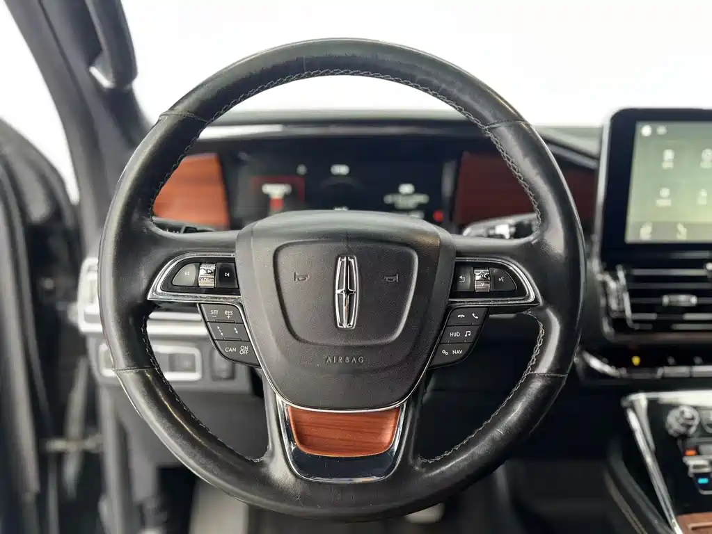 Lincoln Navigator 2019 — фото 14