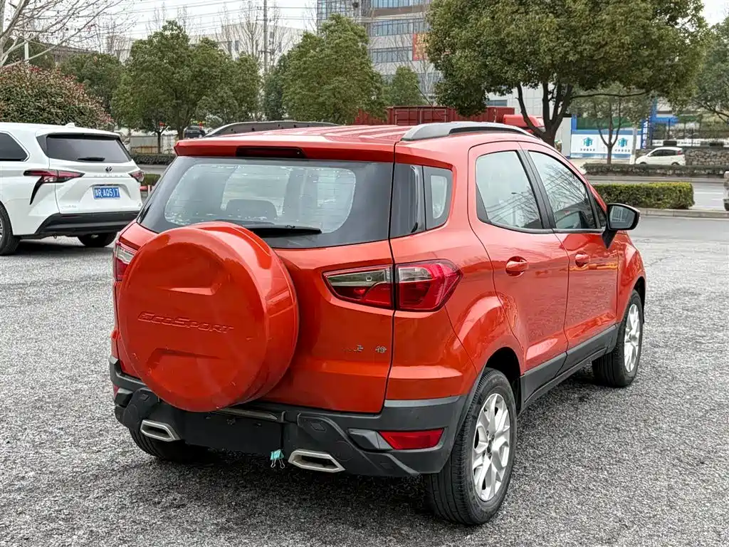 Ford Ecosport 2015 — фото 9