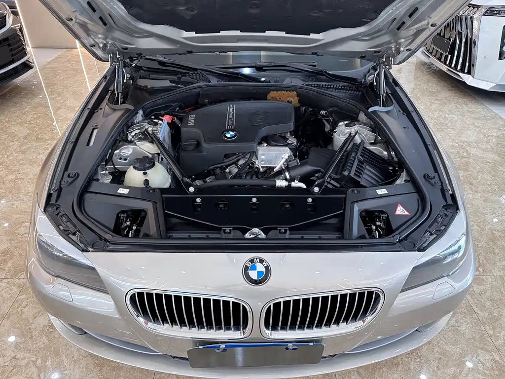 BMW 5 Series 2013 — фото 16